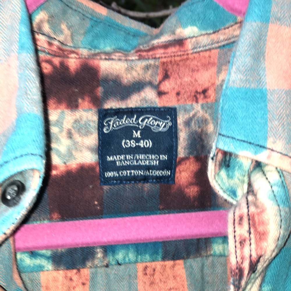 ONE OF A KIND Medium flannel  hand bleached - Picture 3 of 5
